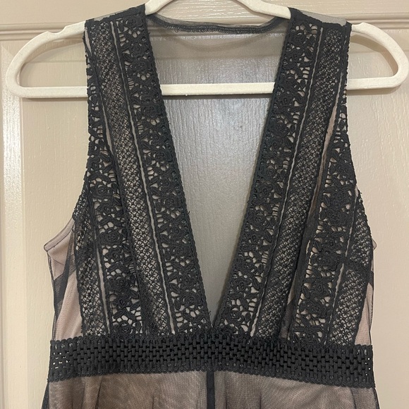 Lulus - Sheer For It Black and Nude Lace Midi Dress - Picture 4 of 9